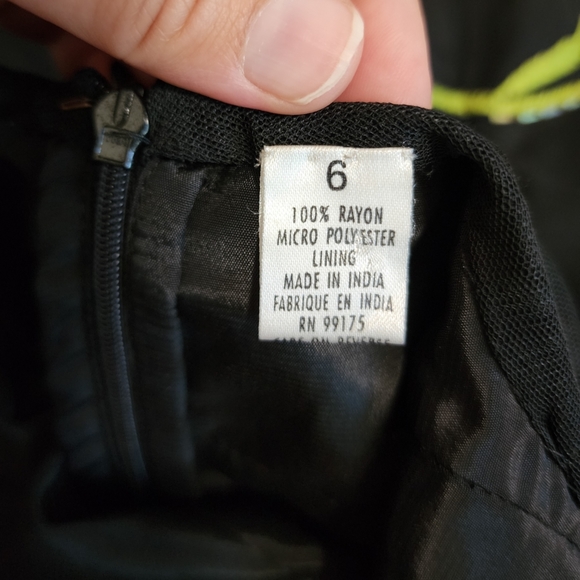 Spaghetti strap embroidered dress - Picture 5 of 5